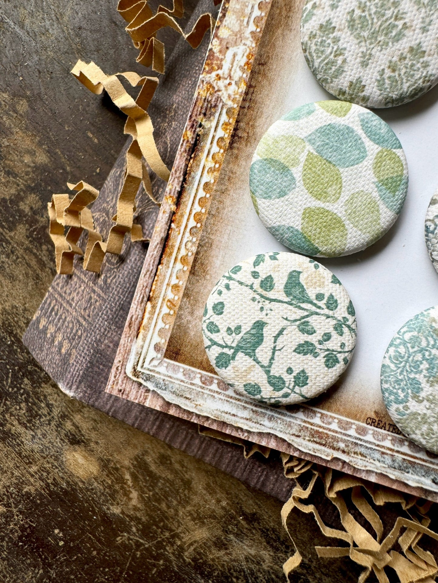 Vintage Shabby Moments Canvas Flair Buttons