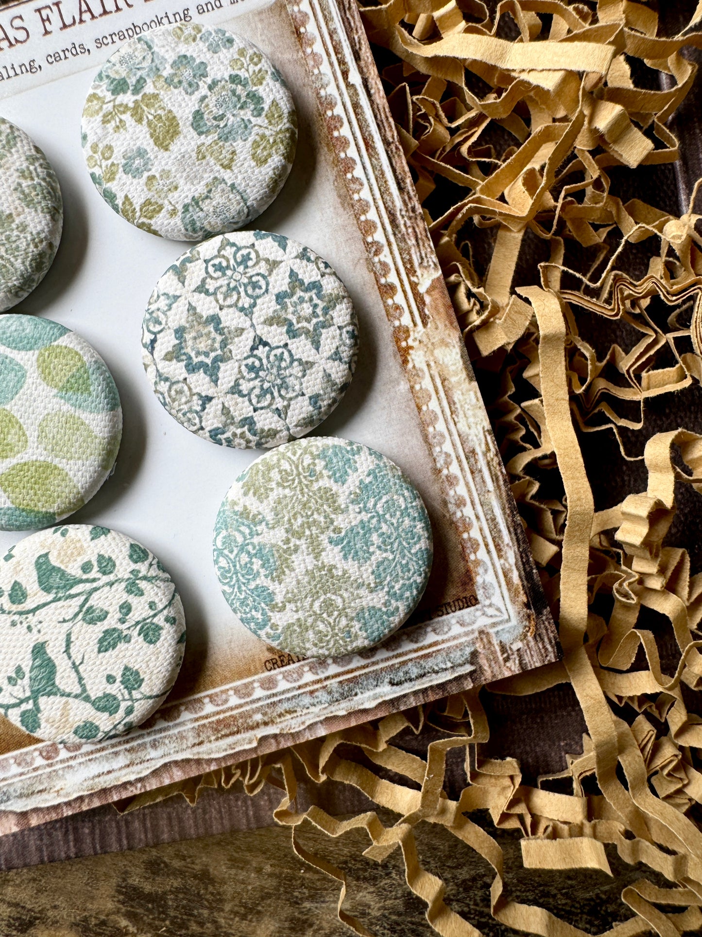 Vintage Shabby Moments Canvas Flair Buttons